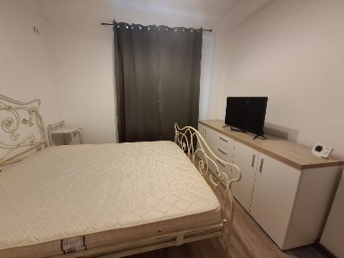 Inchiriez apartament cu 2 camere in zona Cartierului Latin