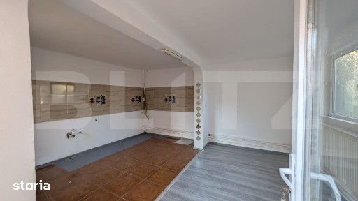 Casa cu 2 camere si mansarda,plus bucatarie de vara.