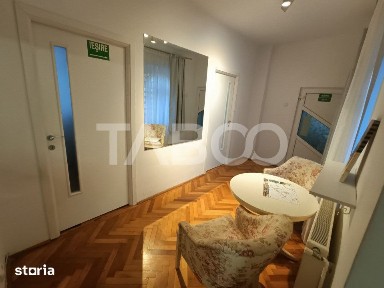 Apartament de inchiriat cu 2 camere central pretabil investitie