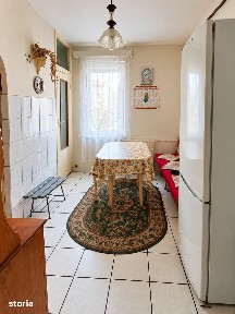 Apartament cu 3 camere zona Pandurilor ( parter înalt)