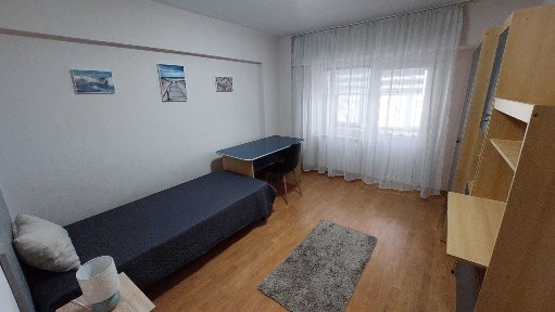 Persoana fizica, ofer spre inchiriere apartament cu 3 camere, etaj 1, situat in zona Pacurari (Moara de Foc)