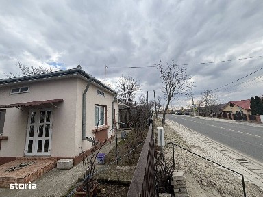 Casa si teren in Stauceni la strada principala
