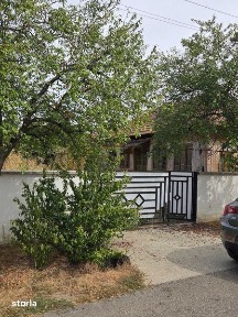 Vand casa batraneasca teren 1000m2 - Preajba -Craiova -