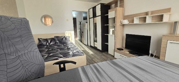 Proprietar inchiriez Gars.moderna,etaj1,zona excelenta,complex Tig.1,recent renovata