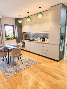 Închiriez apartament cu 3 camere, bloc nou, modern, strada Malinului