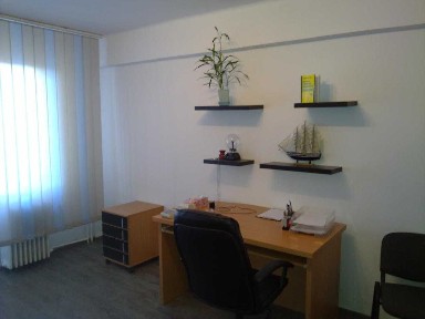 Inchiriez apartament ultracentral 1 camra cu balcon - - Piata M. Viteazul
