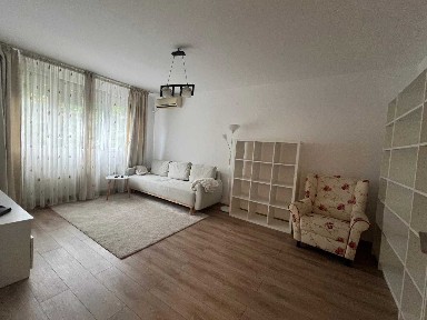 Apartament 3 camere, Metrou Aparatori