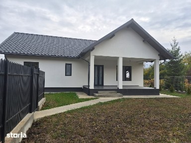 Casă de vânzare, 4 camere, teren 400 mp