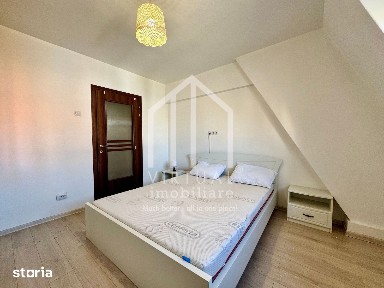 Apartament cu 3 camere, decomandat, etaj 2 - Zona Centrala
