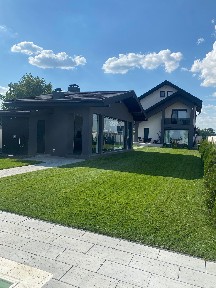 Casă superbă cu piscină lângă pădure cu acces privat