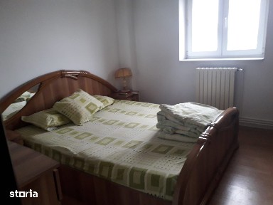 Proprietar inchiriez apartament 2 camere zona centrala
