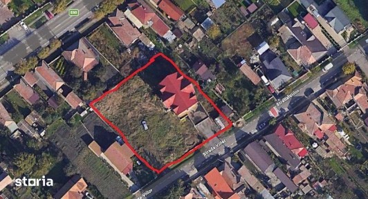 Casa la rosu pe 4 nivele cu teren generos