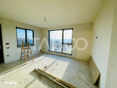 De vanzare duplex semifinisat cu 2 garaje in cartierul Dambul Rotund