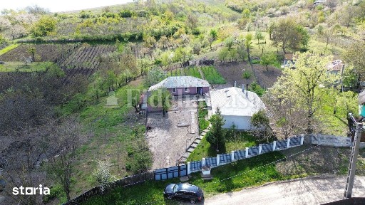 Casă de vanzare cu 3400mp teren, Comarna - Iași