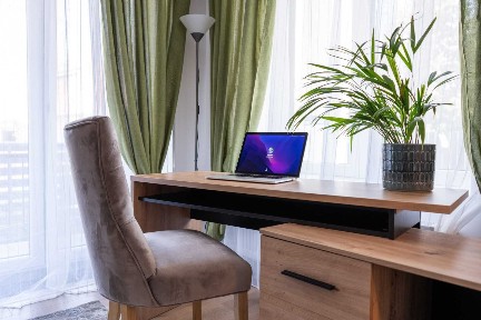 Investitie: Vand ap. 1 camera, bucatarie, baie,hol, 38mp, terasa exclusiva, la parterul unui imobil P+E, de 4 apartamente, zona centrala-Papiu