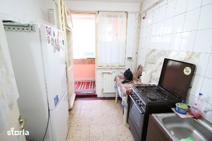 Apartament 3 camere Micro 16, etaj 2/4, 67 mp, 2 balcoane