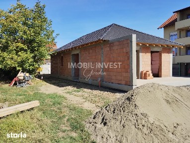 Casa individuala la rosu + zona Centru + 730 mp teren, 4 camere