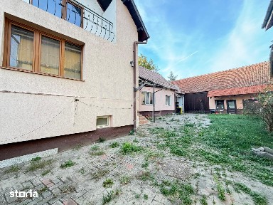 CASA DE VANZARE IN AVRIG - SPATIU GENEROS