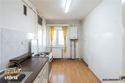 Apartament 2 camere in bloc din caramida, decomandat, zona Lenin, Sfan