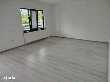 Casa nouă cu 5 camere, acces asfaltat