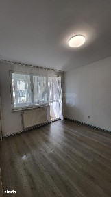 Apartament 3 camere de vânzare