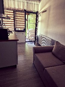Inchiriez Garsoniera in Curte Comuna cu Facturii Incluse