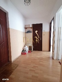 Apartament 2 camere decomandate, etaj intermediar, zona BIG