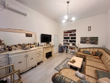 Apartament cu Farmec Istoric 3 Camere - 90 Mp + Boxa 16 Mp