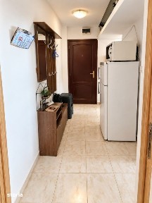 Apartament cu 2 camere, primitor si complet mobilat.