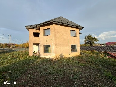 VILĂ DEOSEBITĂ 250 MP UTILI,1800 MP TEREN, TUTORA - 187.000 €