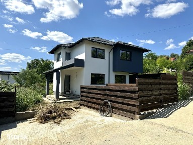 Vila 4 camere, 100 mp utili, 450 mp teren, Breazu