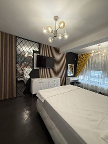 Inchiriez apartament cu 3 camerepe faleza