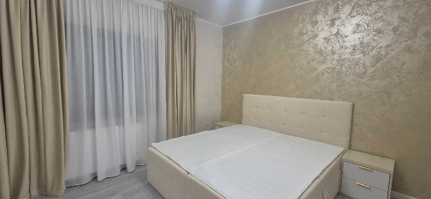 Închiriez apartament complet renovat