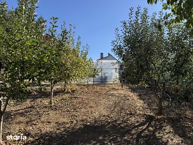 Casa 2 cam, bucatarie, baie, teren 650 mp, str. Manastirii