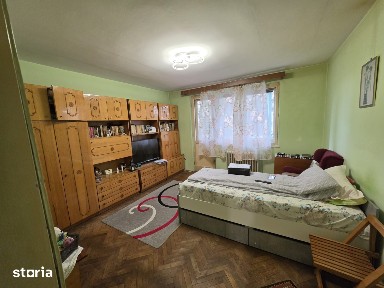 Apartament cu 3 camere, decomandat, etaj 3 din 4, Interservisan