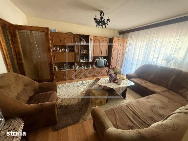 Apartament spatios, 4 camere, 4 balcoane - etaj 67, bloc cu lift - zon