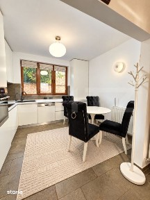 Apartament 3 camere, 116 mp, curte si parcare