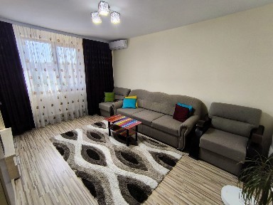 Vând apartament 3 camere complet mobilat și utilat, zonă centrală!