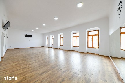 Cladire cu 8 spatii de birouri +parcare, zona Ultracentrala, Dej