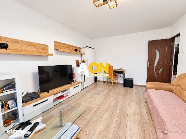 Apartament 3 camere, 2 bai, decomandat, Cetate, zona Liceului Sportiv