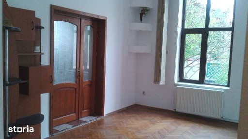 Casa 4 camere cu garaj - Centru, Ploiești