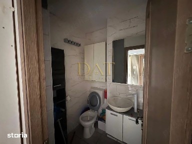 Apartament 3 camere | etaj intermediar | zona Intre Lacuri