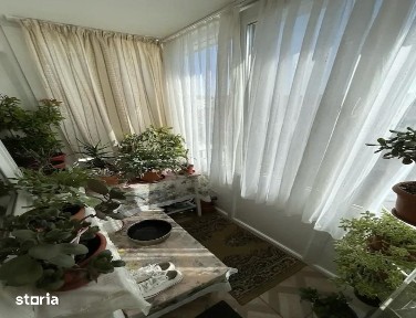 3 camere cu centrala si 2 balcoane in bloc izolat, etaj 3, 81500 euro