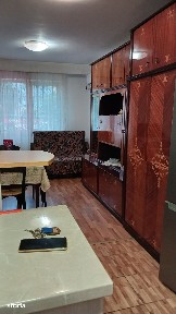 OCAZIE! Pe Bd. Decebal, apartament cu 4 camere, 2 bai, etaj1+garaj.