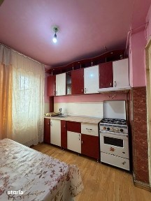 Închiriez apartament