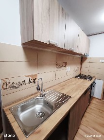 Apartament 3 camere, parter și mansardă, centrala proprie - Central