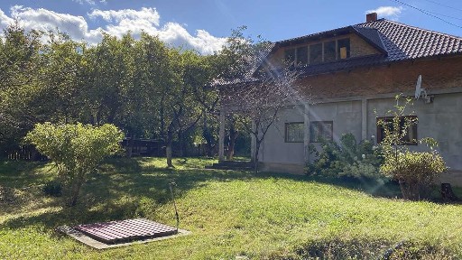 Casă 2 camere + mansardă, Tarcău (Neamț) - Zonă turistică, 900 mp