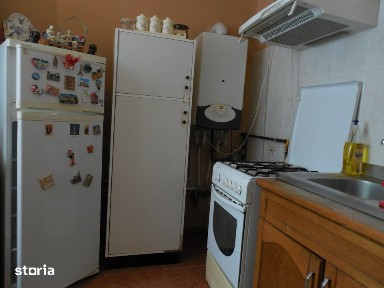 Casă cu 4 camere, centrala gaz, 2 bai, mobilata, constructie 1972