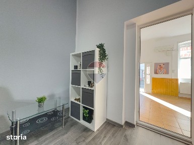 Casă / Vilă cu 4 camere de vânzare în zona Iosefin