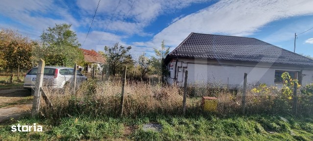 Casa 2 camere si teren generos cu vedere spre lac